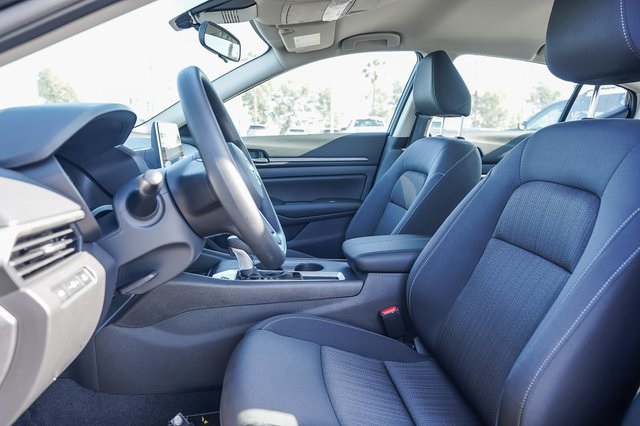 2025 Nissan Altima S Image 13 of 30