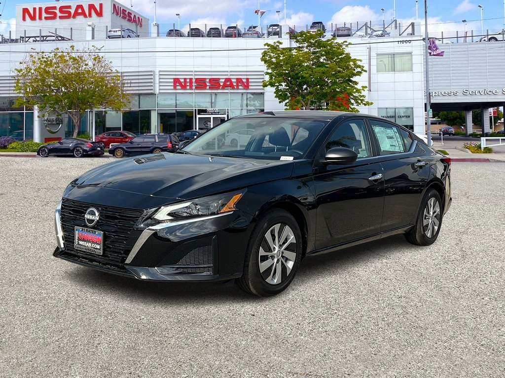 2025 Nissan Altima S Image 1 of 30