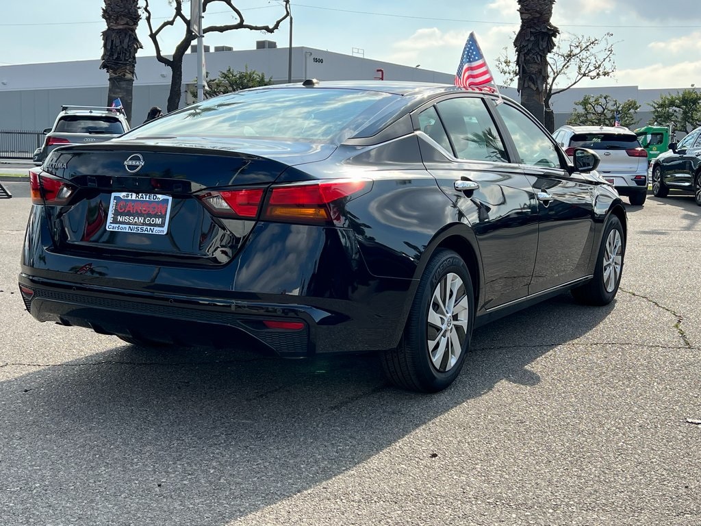 2025 Nissan Altima S Image 6 of 30