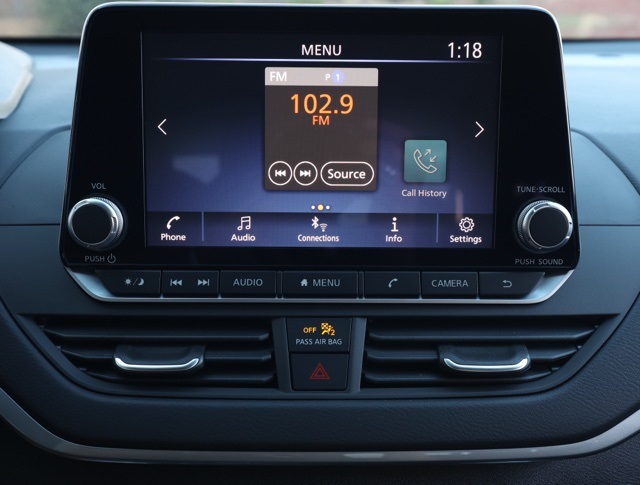 Vehicle image 28 of 30