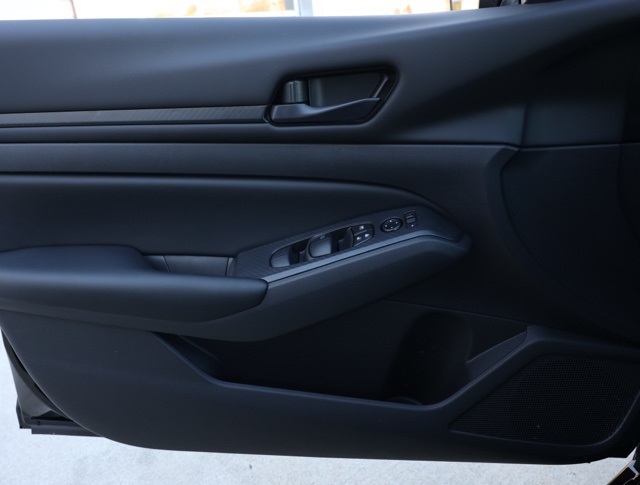 Vehicle image 22 of 30