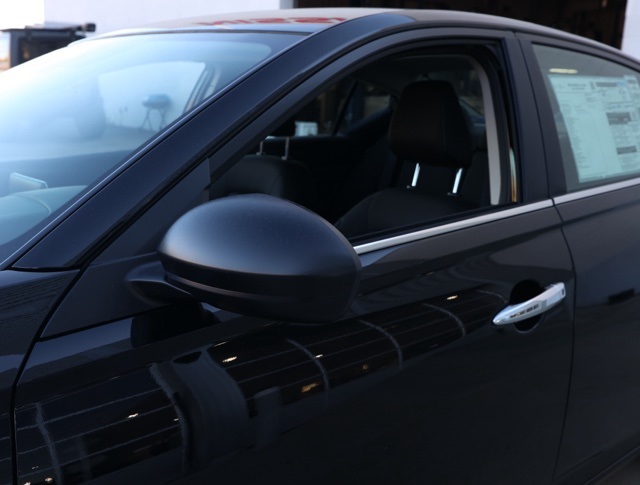 Vehicle image 12 of 30