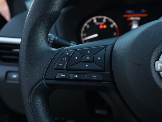 Vehicle image 25 of 30