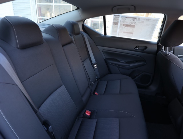 Vehicle image 17 of 30