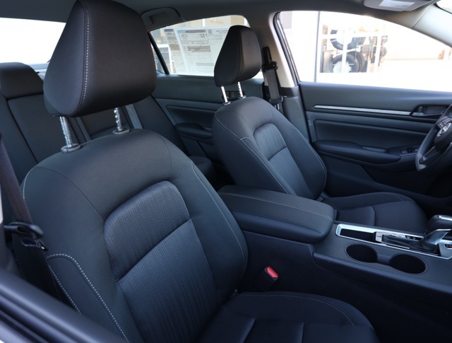 Vehicle image 20 of 30