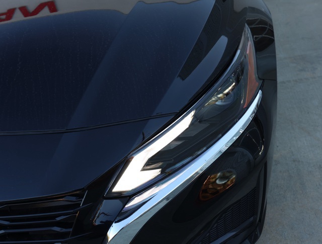 Vehicle image 10 of 30