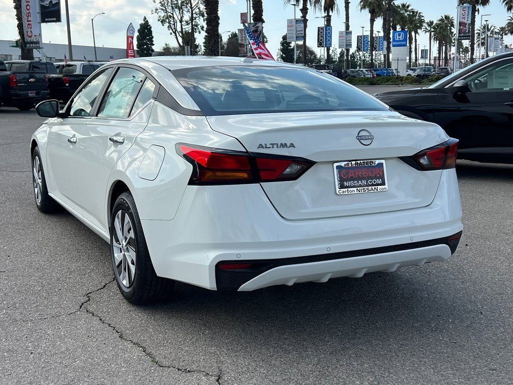 2025 Nissan Altima S Image 8 of 30