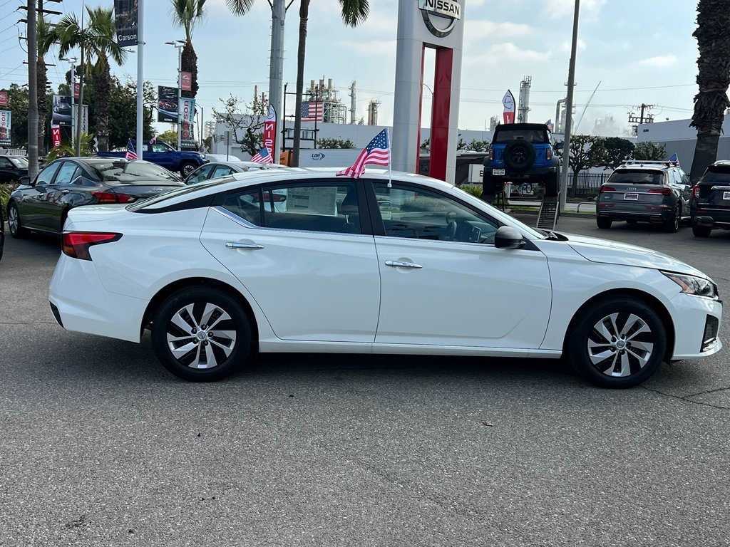 2025 Nissan Altima S Image 5 of 30