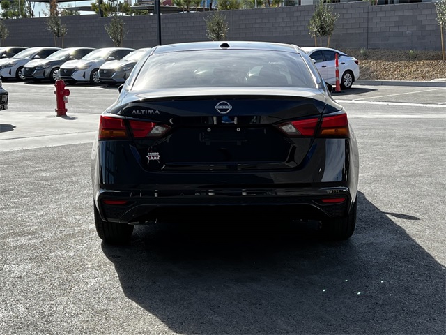 Vehicle image 6 of 27