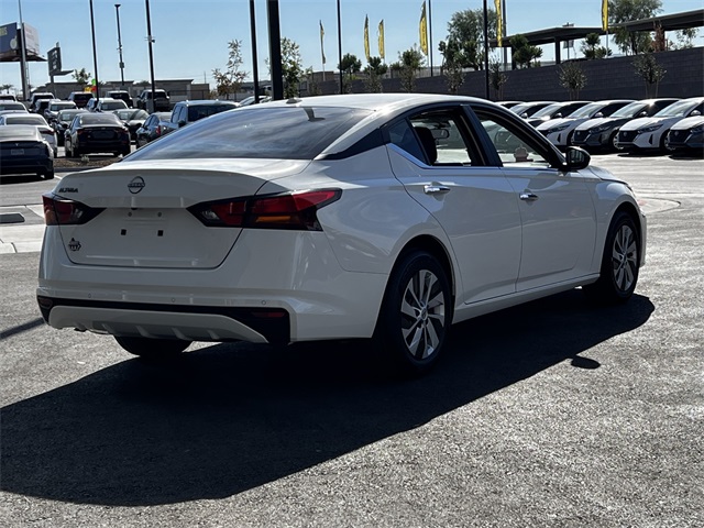 Vehicle image 5 of 28