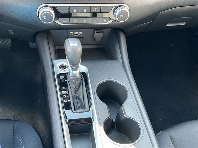 Vehicle image 17 of 28