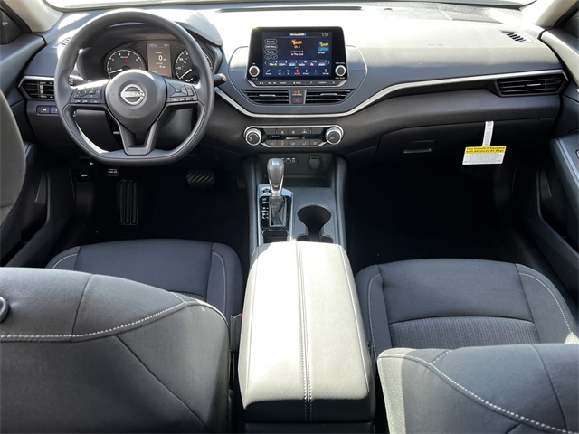 Vehicle image 22 of 28