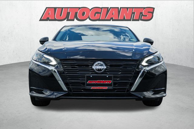 2025 Nissan Altima S Image 2 of 36