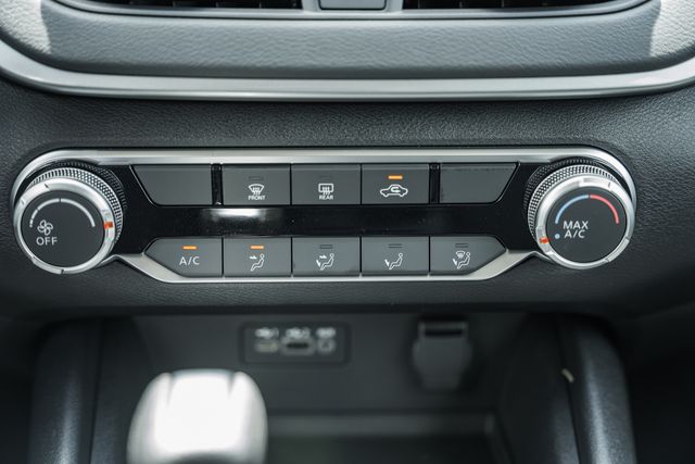 2025 Nissan Altima S Image 17 of 36