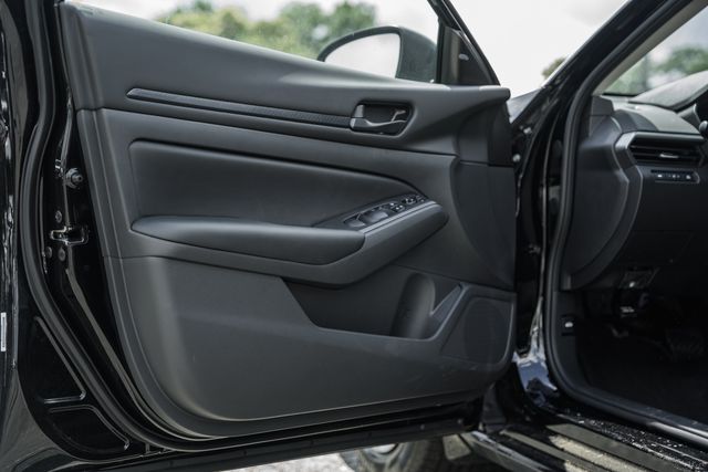 2025 Nissan Altima S Image 34 of 36