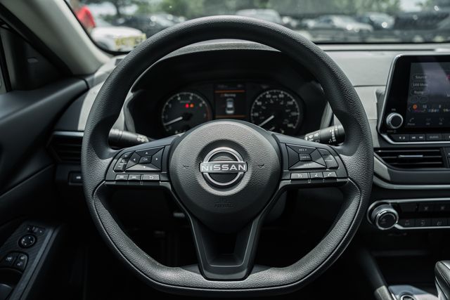 2025 Nissan Altima S Image 24 of 36
