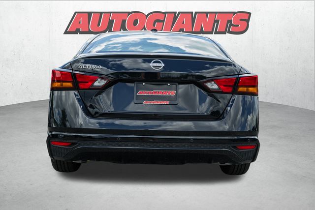 2025 Nissan Altima S Image 5 of 36