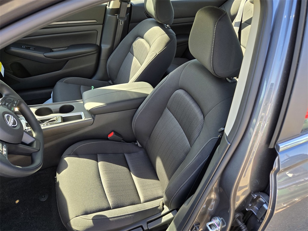 2025 Nissan Altima S Image 9 of 20