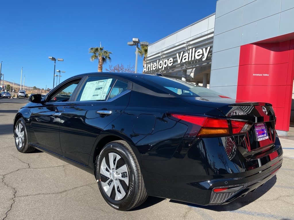 2025 Nissan Altima S Image 6 of 31