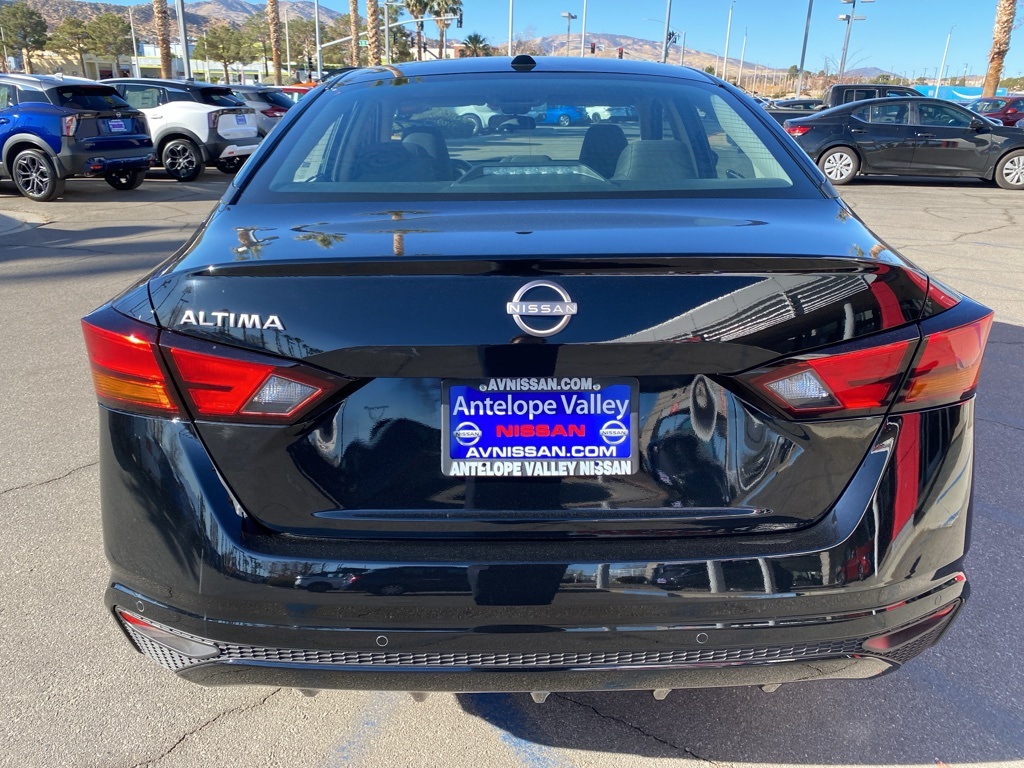 2025 Nissan Altima S Image 8 of 31