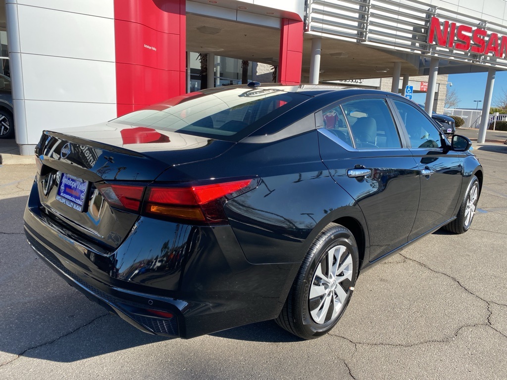 2025 Nissan Altima S Image 5 of 31