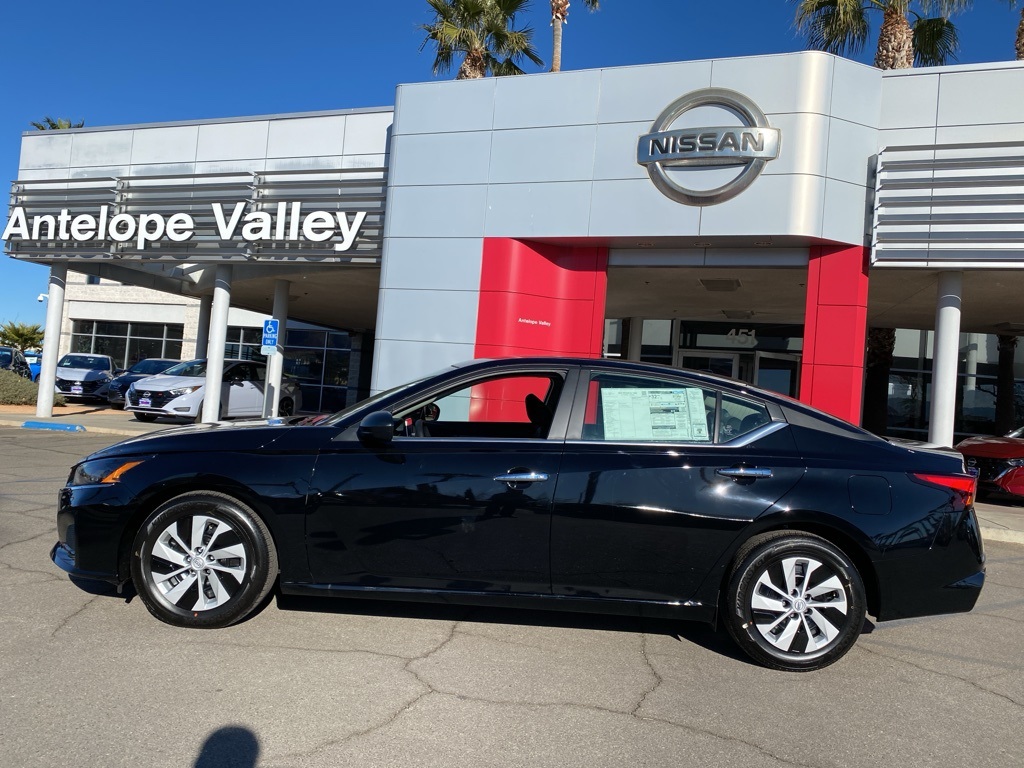 2025 Nissan Altima S Image 7 of 31