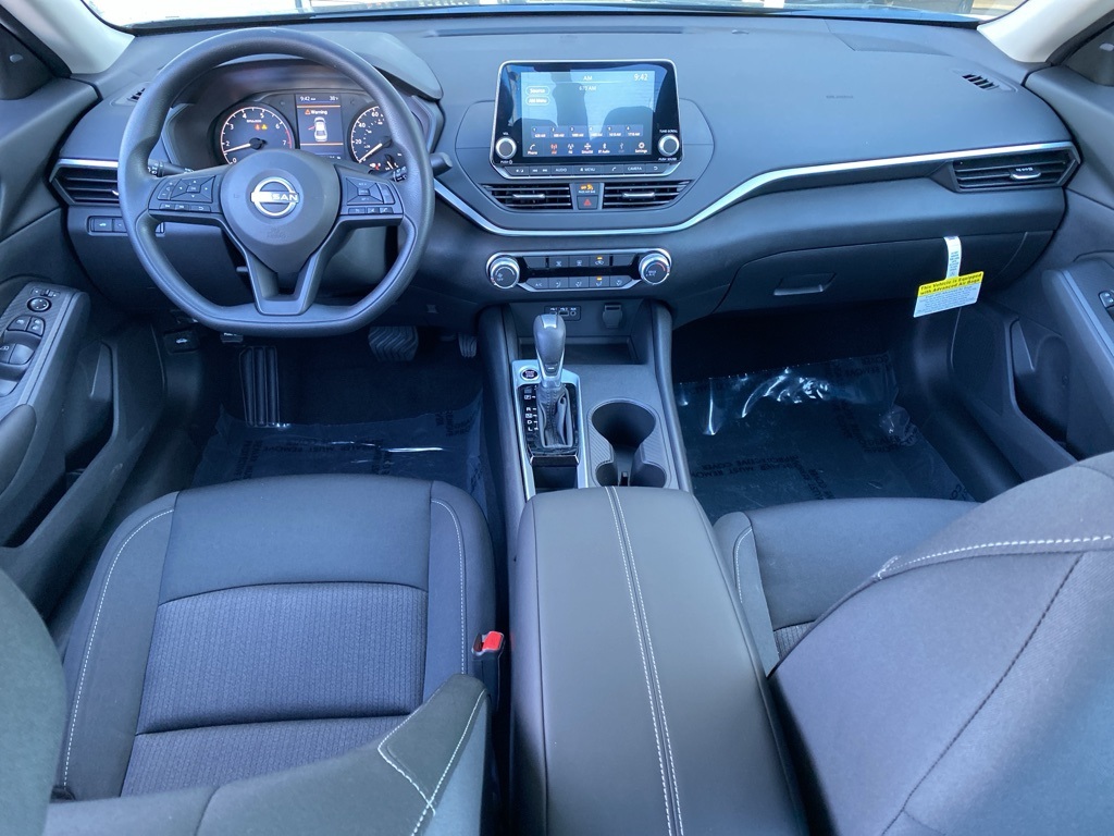 2025 Nissan Altima S Image 13 of 31