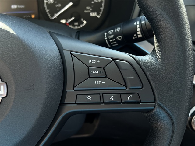 Vehicle image 16 of 28