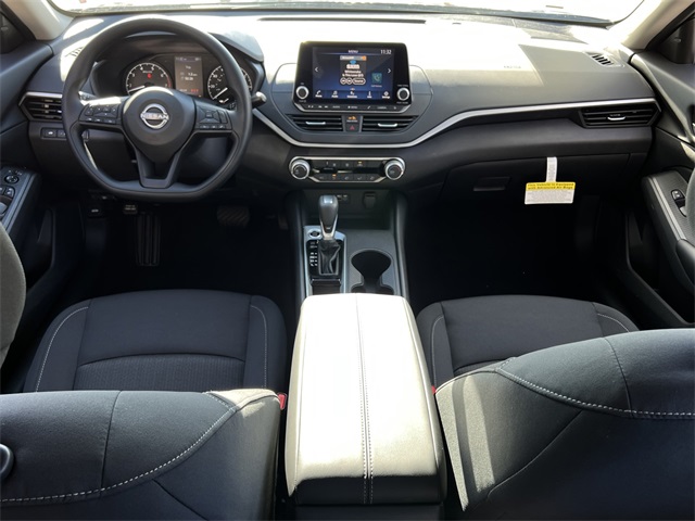 Vehicle image 22 of 28