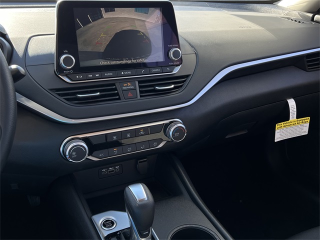 Vehicle image 18 of 28