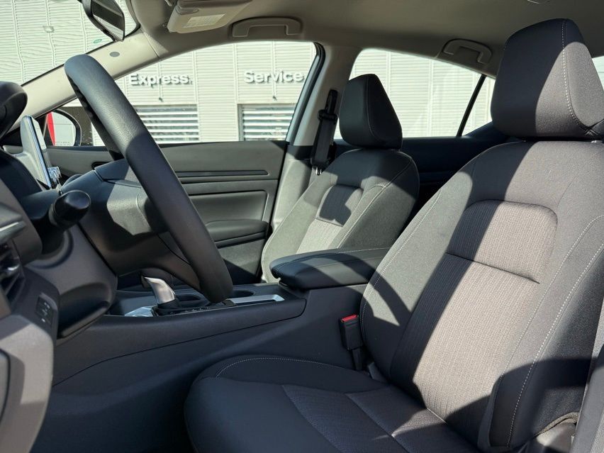 Vehicle image 12 of 27