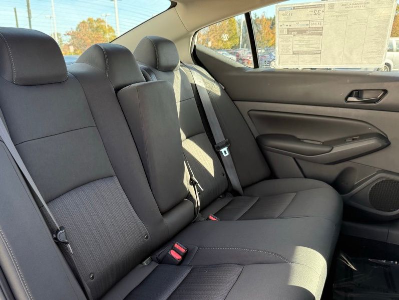 Vehicle image 26 of 27