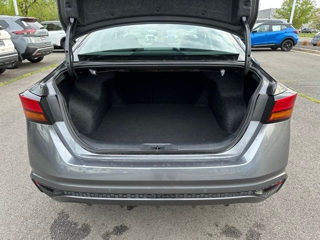 Vehicle image 10 of 27