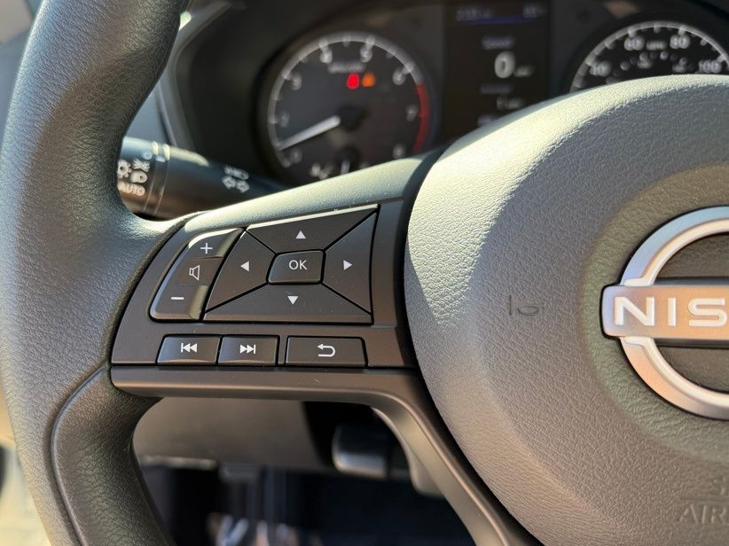 Vehicle image 17 of 27