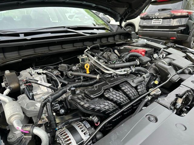Vehicle image 11 of 27