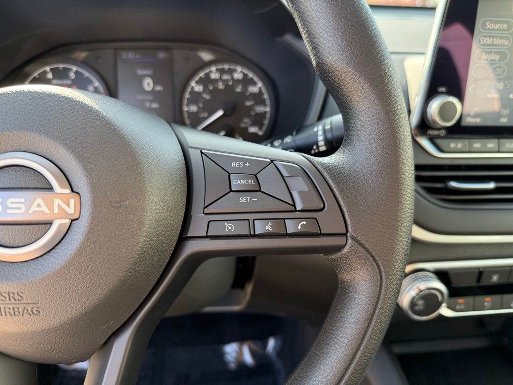Vehicle image 18 of 27