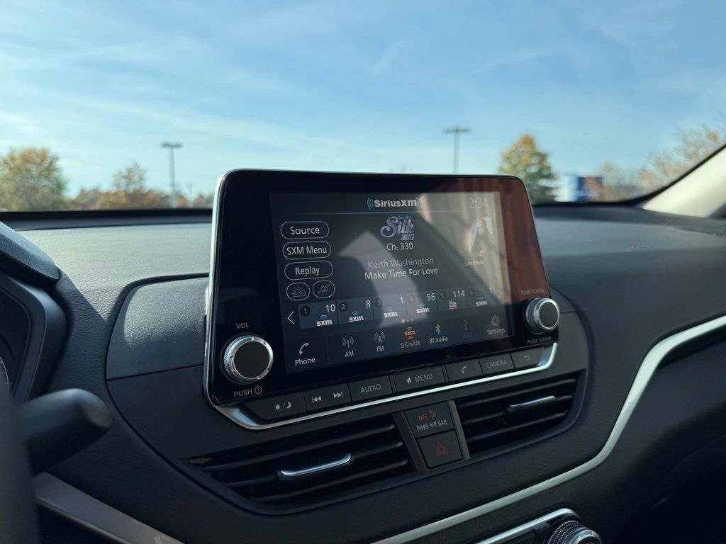 Vehicle image 20 of 27