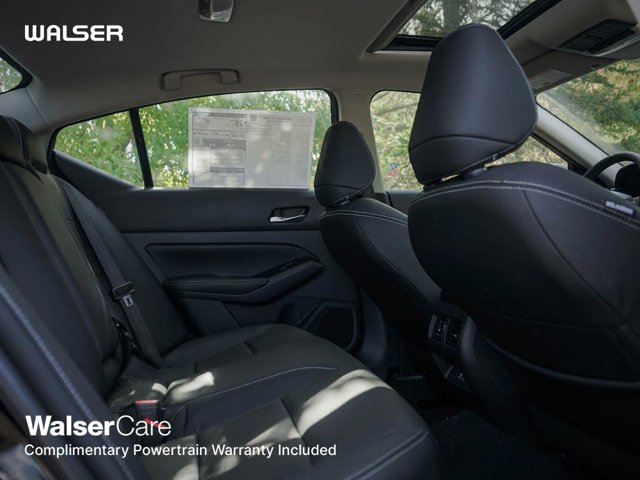 2025 Nissan Altima SL Image 8 of 24