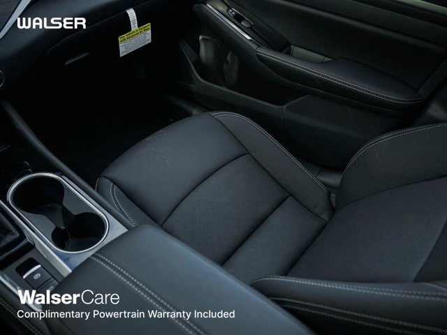 2025 Nissan Altima SL Image 16 of 24