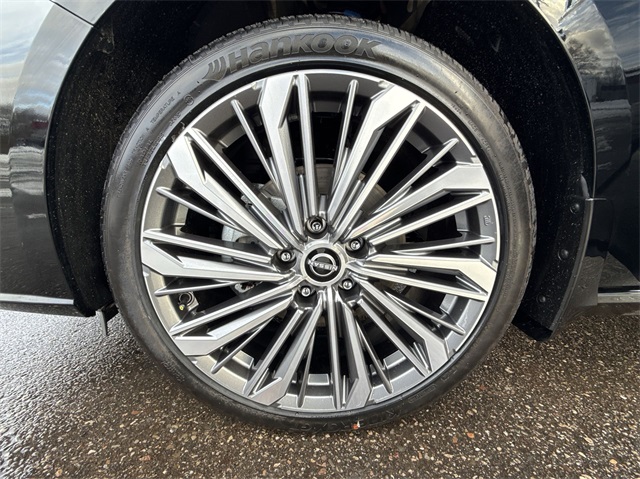 Vehicle image 10 of 26