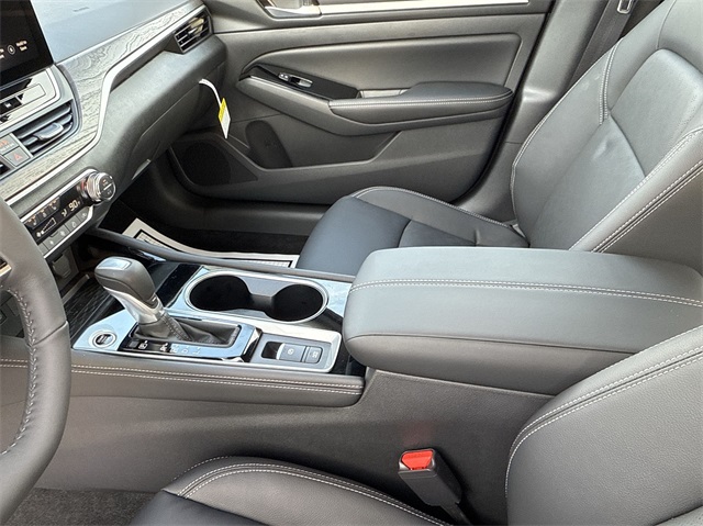 Vehicle image 20 of 26