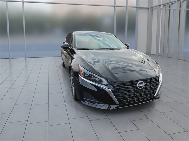 Vehicle image 4 of 26