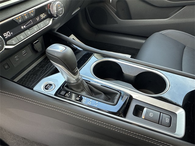 Vehicle image 19 of 26