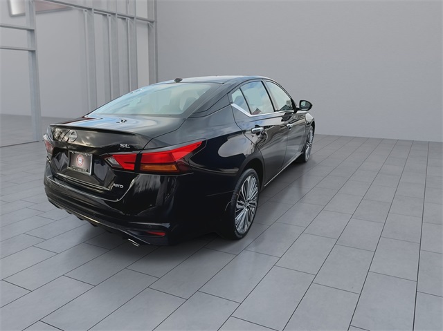 Vehicle image 6 of 26