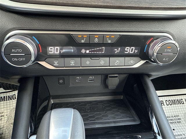 Vehicle image 18 of 26