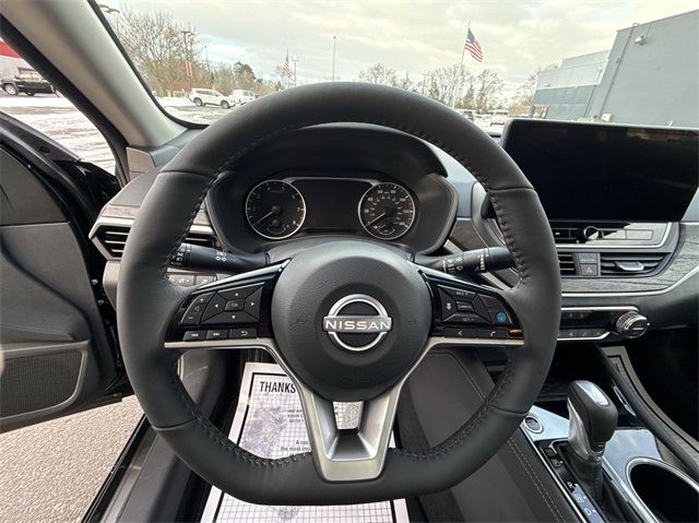 Vehicle image 14 of 26