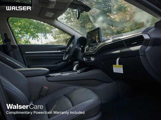 2025 Nissan Altima SL Image 9 of 24