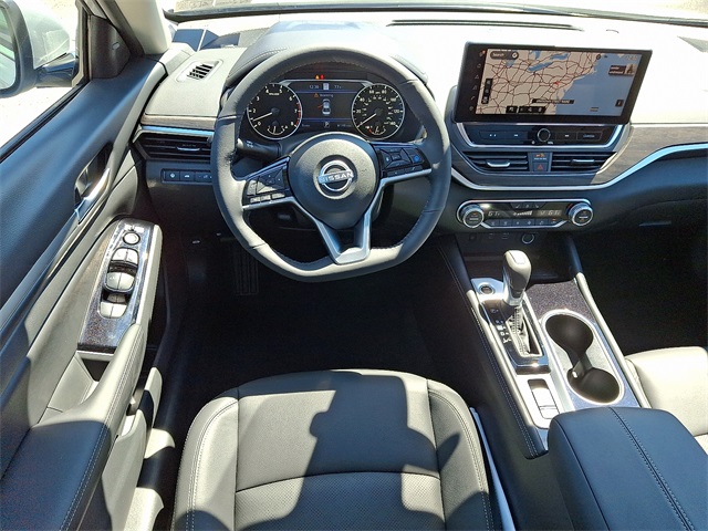 2025 Nissan Altima SL Image 9 of 21