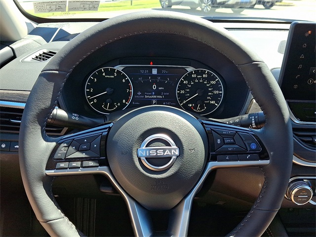 2025 Nissan Altima SL Image 10 of 21