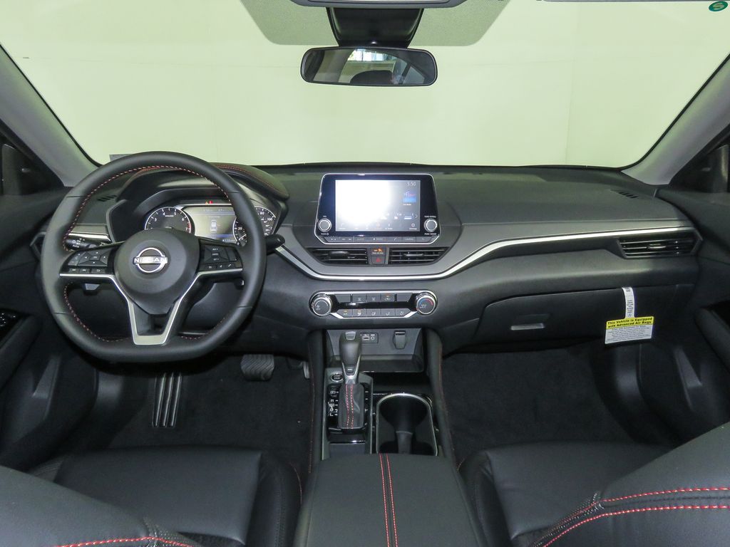 2025 Nissan Altima SR Image 14 of 31